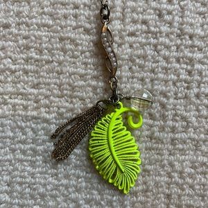 Long feather necklace